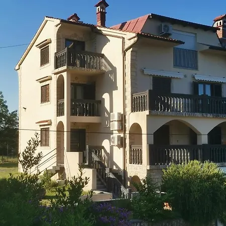 Apartment Basek Supetarska Draga