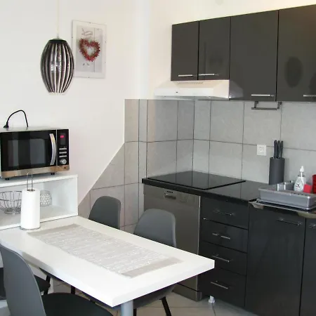 Basek * Супетарска-Драга