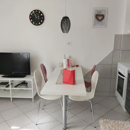 Basek Апартаменты Супетарска-Драга