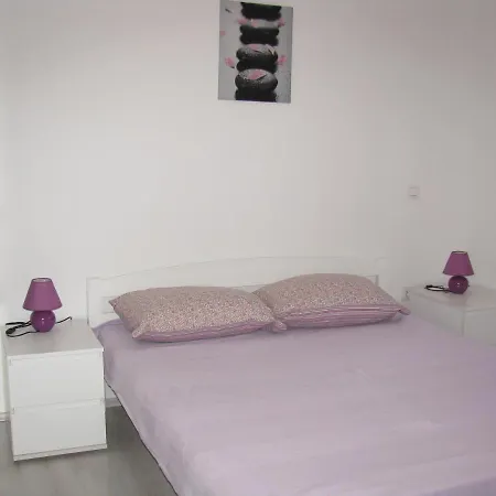 Basek * Супетарска-Драга